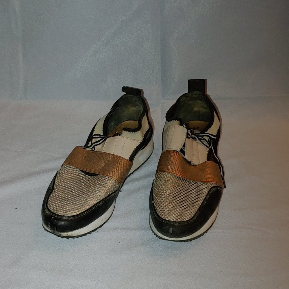 Steve Madden open sides sneakers